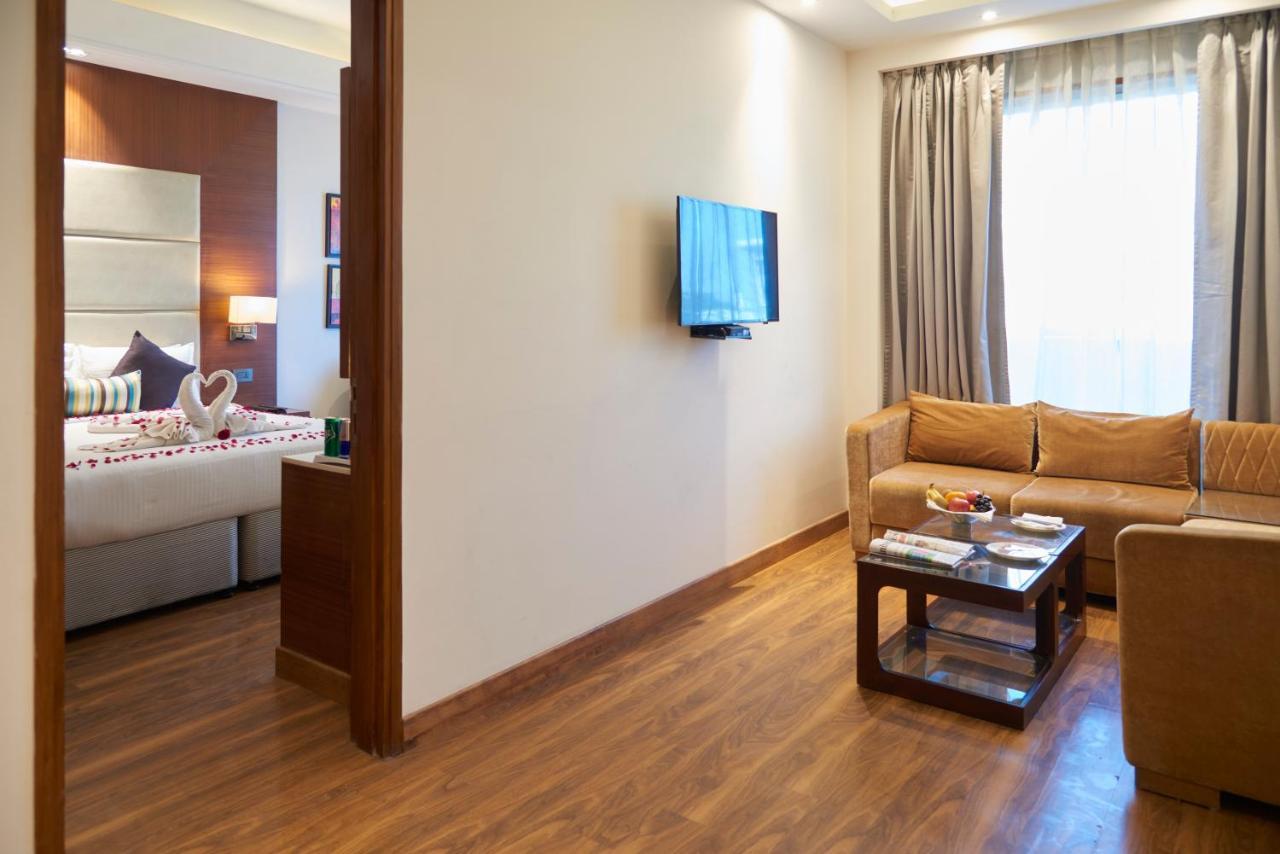 The P L Palace Agra Hotel