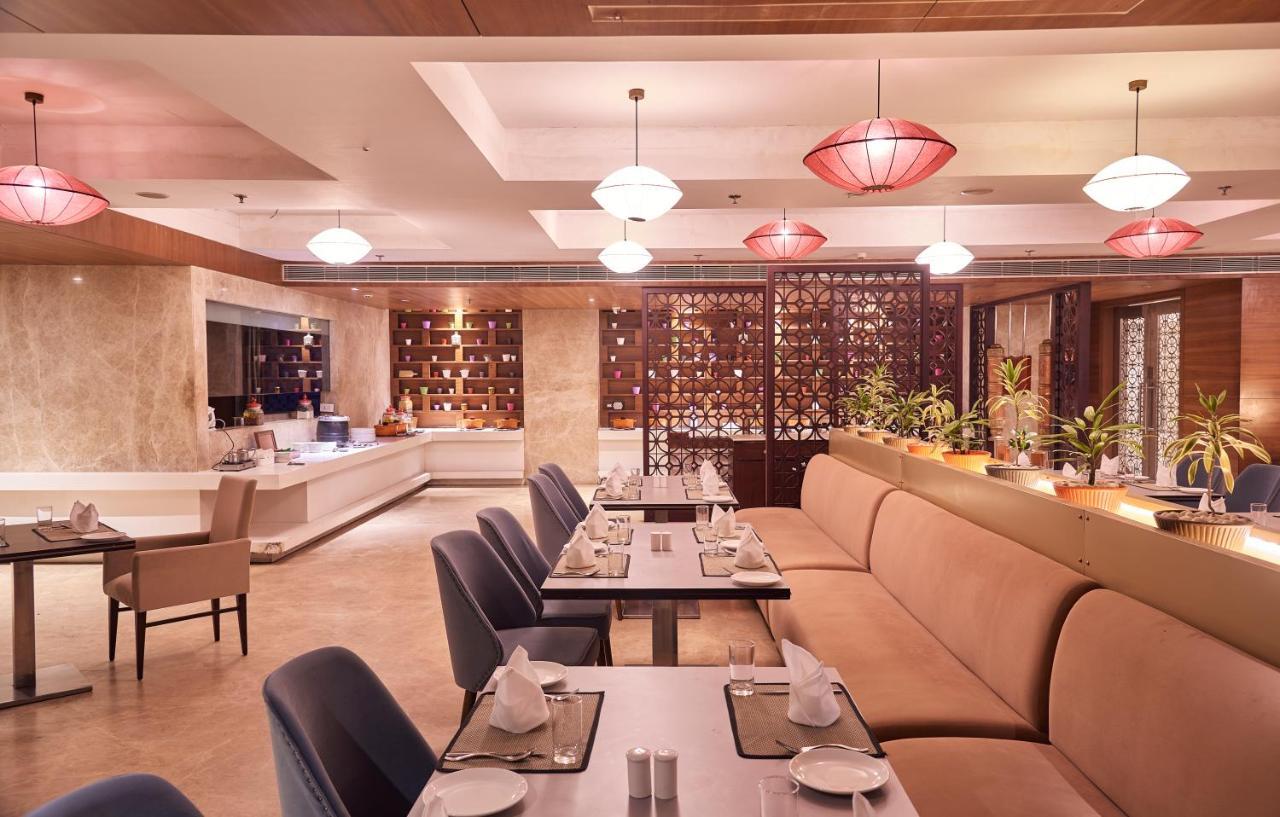The P L Palace Agra Hotel 4*