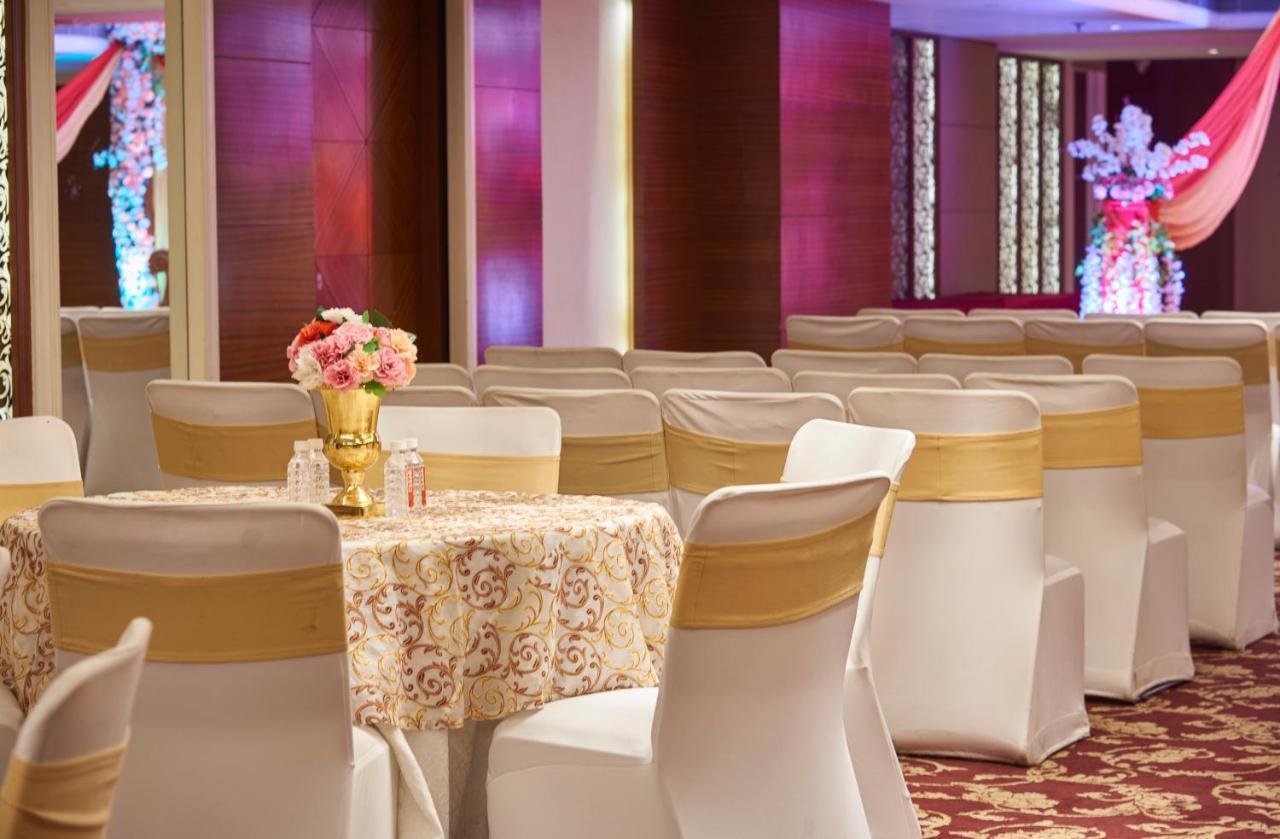 The P L Palace Agra Hotel