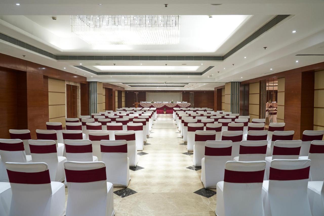 The P L Palace Agra Hotel 4*